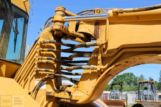 2004 CAT 613C SCHRAPER