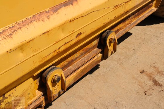 2004 CAT 613C SCHRAPER