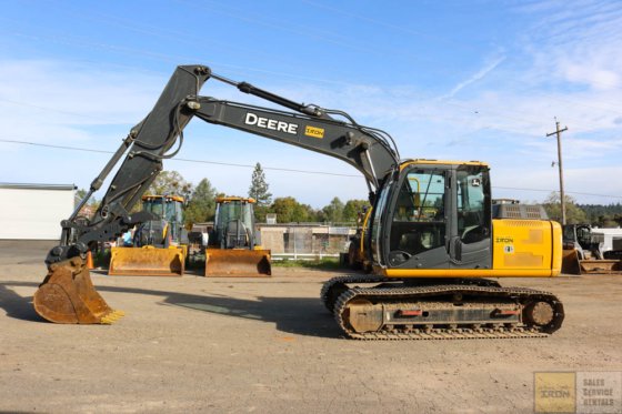 2012 DEERE 120D GRAAFMACHINE