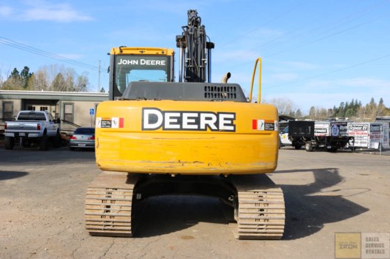 2012 DEERE 120D GRAAFMACHINE