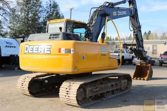 2012 DEERE 120D GRAAFMACHINE