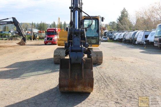 2012 DEERE 120D GRAAFMACHINE