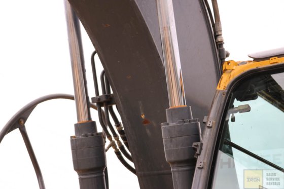 2013 DEERE 135D BAGGER