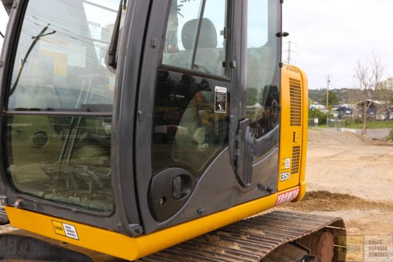 2013 DEERE 135D BAGGER