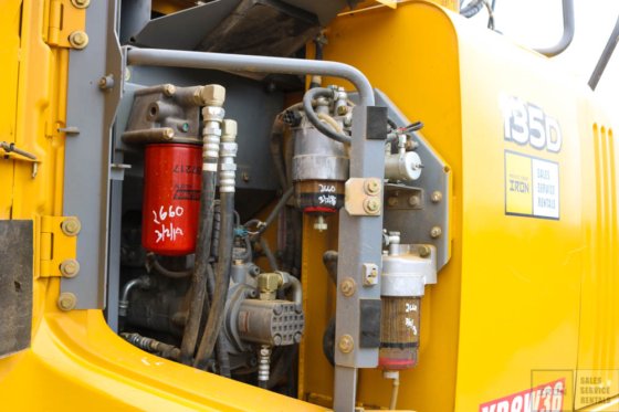 2013 DEERE 135D GRAAFMACHINE