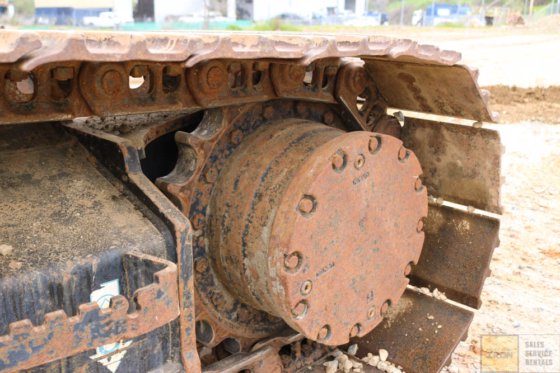 2013 DEERE 135D BAGGER