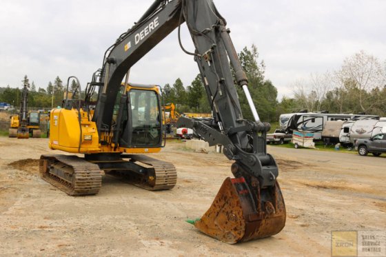 2013 DEERE 135D GRAAFMACHINE