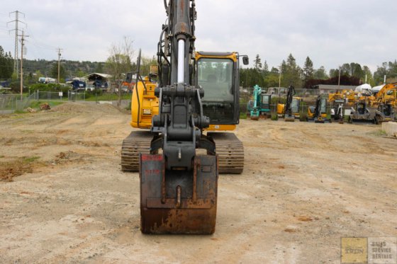 2013 DEERE 135D BAGGER
