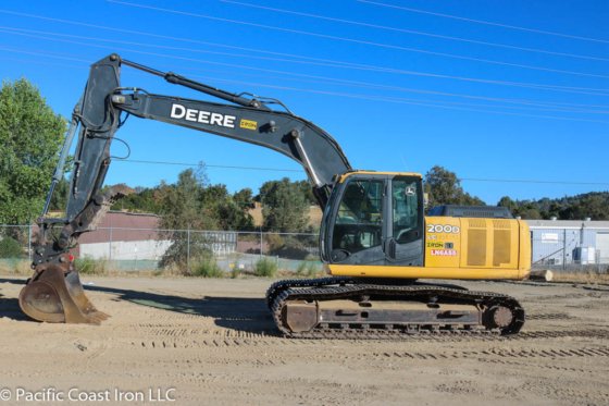 2012 DEERE 200D LC BAGGER