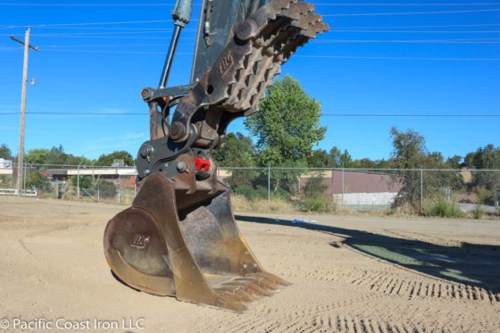 2012 DEERE 200D LC BAGGER