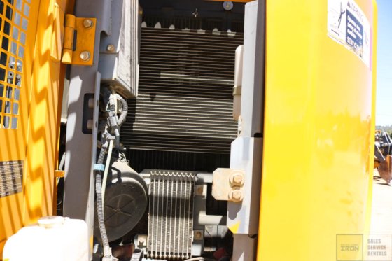 2012 DEERE 135D BAGGER