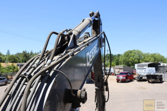 2012 DEERE 135D BAGGER