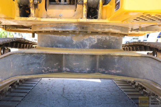 2012 DEERE 135D BAGGER