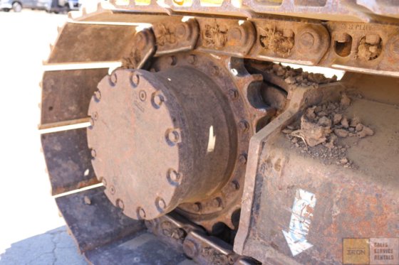 2012 DEERE 135D BAGGER