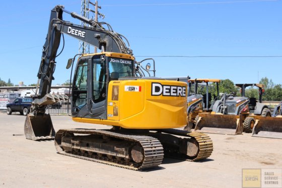 2012 DEERE 135D BAGGER