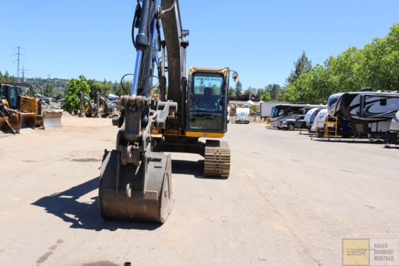 2012 DEERE 135D BAGGER
