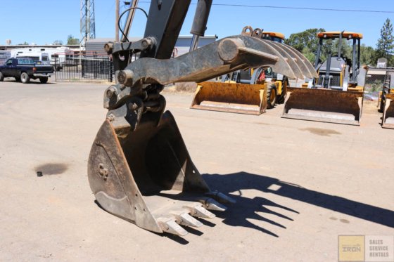 2012 DEERE 135D BAGGER