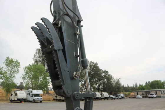 2013 DEERE 135D GRAAFMACHINE