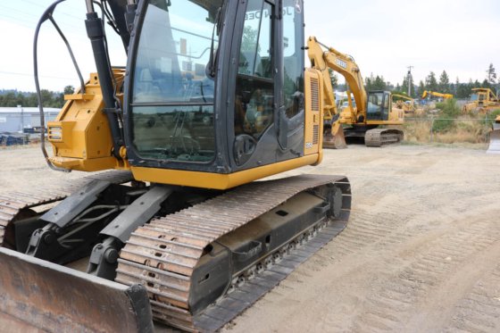 2013 DEERE 135D GRAAFMACHINE