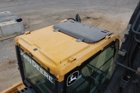 2013 DEERE 135D GRAAFMACHINE