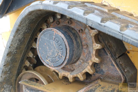 CHARGEUSE COMPACTE DEERE 329D 2013