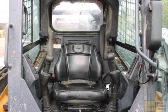 CHARGEUSE COMPACTE DEERE 329D 2013