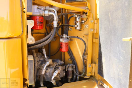 2013 DEERE 85D BAGGER