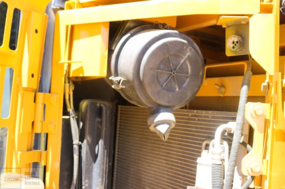 2013 DEERE 85D BAGGER