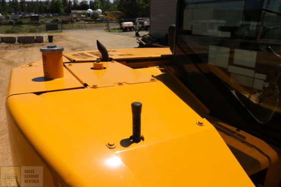 2013 DEERE 85D BAGGER