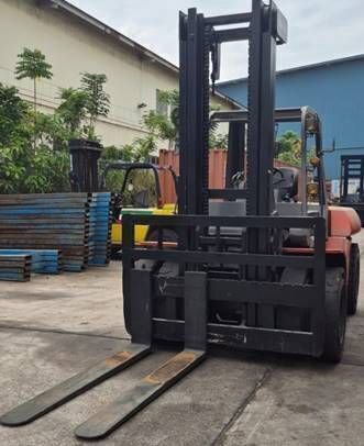 トヨタ 4輪カウンター式フォークリフト