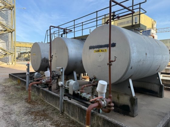 水平鋼製貯蔵タンク