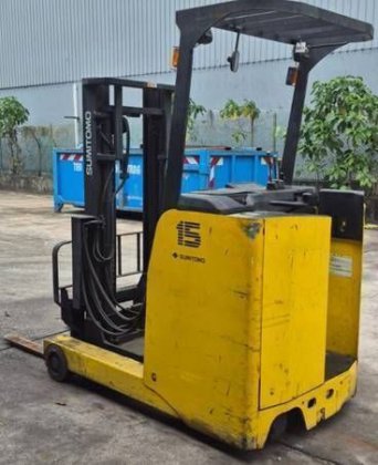 住友耶鲁四轮平衡式叉车