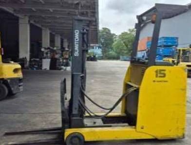 住友耶鲁四轮平衡式叉车