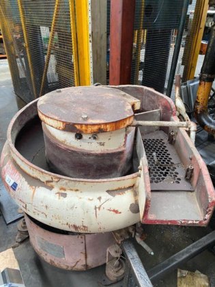 Vibratory Finishing Machine