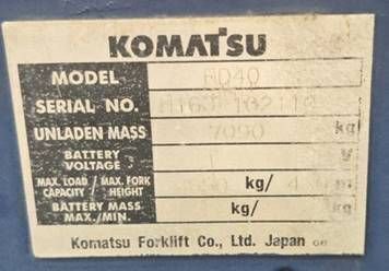 小松 4 轮平衡重叉车