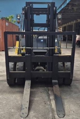 小松 4 轮平衡重叉车