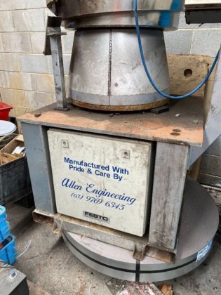 Allen Engineering Vibratory Feeder