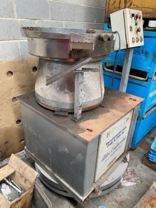 Allen Engineering Vibratory Feeder