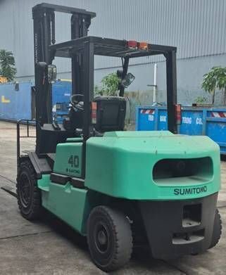 住友耶鲁四轮平衡式叉车