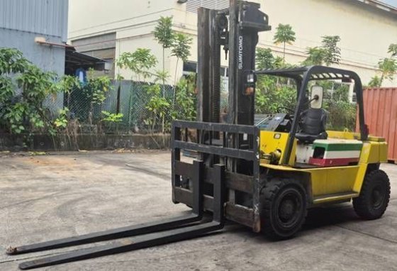 住友耶鲁四轮平衡式叉车