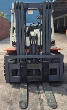 日产 4 向弯衡式叉车