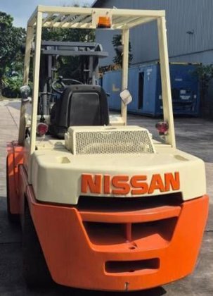 日产 4 向弯衡式叉车