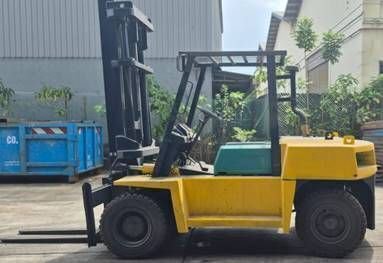 小松 4 轮平衡重叉车