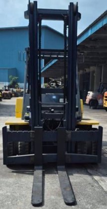 小松 4 轮平衡重叉车