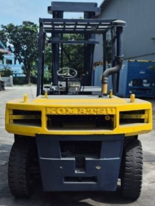 小松 4 轮平衡重叉车