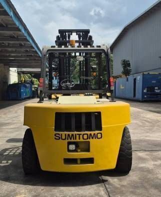 住友耶鲁四轮平衡式叉车