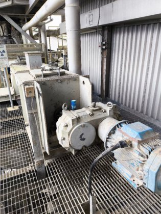 汚泥焼却ボイラー