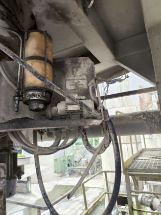 汚泥焼却ボイラー