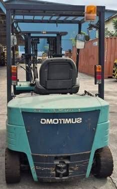 住友耶鲁四轮平衡式叉车