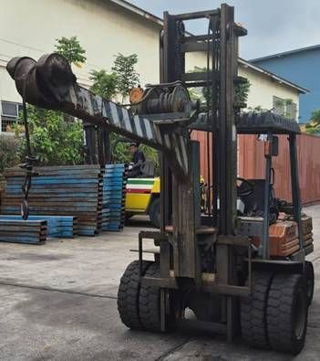 トヨタ 4輪カウンター式フォークリフト